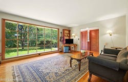 3028 Shadybrook Ln, New Albany, IN 47150