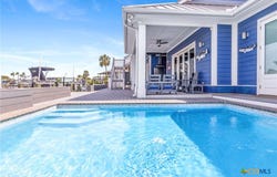 37 Flamingo Road, Rockport, TX 78382