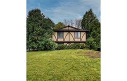 9865 Garrison Way, Eden Prairie, MN 55347