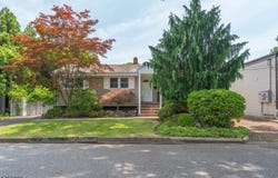 204 Franklin St, Northvale Boro, NJ 07647-2004