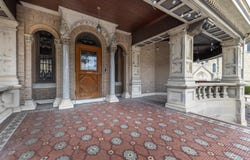 199 Loras, Dubuque, IA 52001