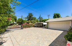 20628 Clark St, Woodland Hills, CA 91367