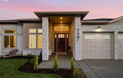 727 W ALDER Ct, Washougal, WA 98671