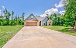 4801 Candlewick Dr, Orange, TX 77630