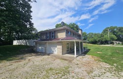 2449 Hillcrest Road, Vincennes, IN 47591