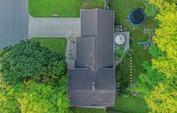 1055 Parkwood Drive, Nappanee, IN 46550-1123