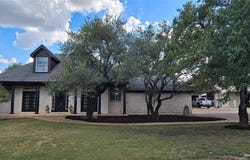713 OAKWOOD LN, Dripping Springs, TX 78620
