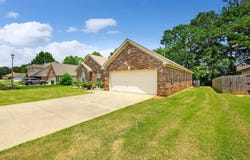 3270 Clover Hill Lane, Benton, AR 72015