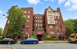 5 Pomona Avenue, Newark City, NJ 07112-2300