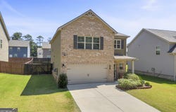 664 Lakehaven Lane, Loganville, GA 30052