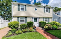 19 Longue Vue Avenue, North Providence, RI 02904