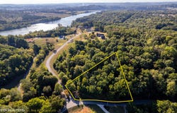 110 Vineyard Cove Drive, Loudon, TN 37774