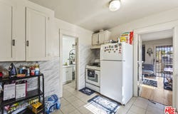 1253 E 76th Pl, Los Angeles, CA 90001