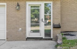 2200 Rossiter Pl Place, Lansing, MI 48911