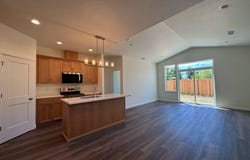 413 SE Shetterly DR, Dallas, OR 97338