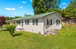804 Pinecrest Drive, Dandridge, TN 37725