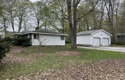 647 W Ford DR, Sault Ste Marie, MI 49783
