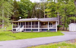 316 Twin Lakes Road, Shohola, PA 18458