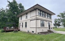 415 N N Massachusetts Avenue, Mason City, IA 50401
