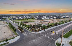 2152 E Deep Purple Ln, Meridian, ID 83642