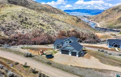 44 Shoemaker Drive, Horseshoe Bend, ID 83629