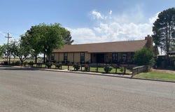 1413 S Oak St, Pecos, TX 79772