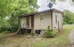 747 N Vardaman Street, Wiggins, MS 39577