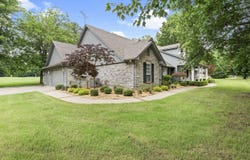 5070 Lake Breeze Road, Grove, OK 74344