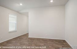 108 Middle Green Loop, Floresville, TX 78114