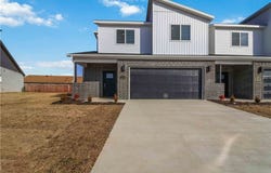 704 & 706 Sun Meadows Loop, Centerton, AR 72719