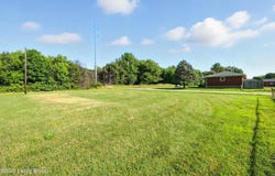 370 Octagon Ave, Louisville, KY 40229