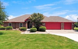 824 Rolling Meadow Drive, Lavon, TX 75166