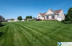 222 Danbury Drive, Bushkill Twp, PA 18064