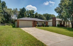 5432 S Honeysuckle Lane, Battlefield, MO 65619