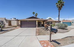 10043 E Hawthorne Street, Tucson, AZ 85748