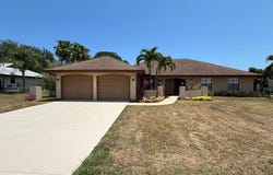 2457 SE Gowin Dr, Port St Lucie, FL 34952