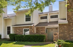 724 Creekwood Court, Lewisville, TX 75067