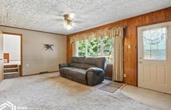 17241 Dmc Highway 99, Burlington, IA 52601