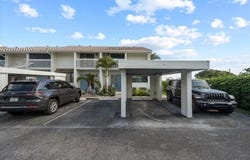 700 NE 20th Lane, Boynton Beach, FL 33435