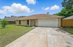 1009 Meadow Creek Drive, Lancaster, TX 75146