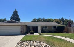 1009 W Laura Ave Avenue, Visalia, CA 93277