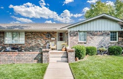 1102 W 24th Ave, Hutchinson, KS 67502