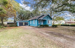 220 S Vivian, Eunice, LA 70535