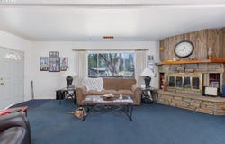 40028 LACOMB Dr, Lebanon, OR 97355