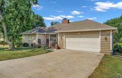 3725 SW Kings Forest RD, Topeka, KS 66610