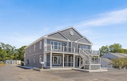 112 West Main Street, Hyannis, MA 02601