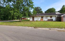 241 Short Columbia, Hattiesburg, MS 39401