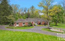 1585 River Oaks Drive SE, Ada, MI 49301