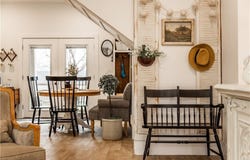 617  E Delaware  ST, Siloam Springs, AR 72761