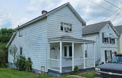 1419 Robbins Ave, North Apollo, PA 15673